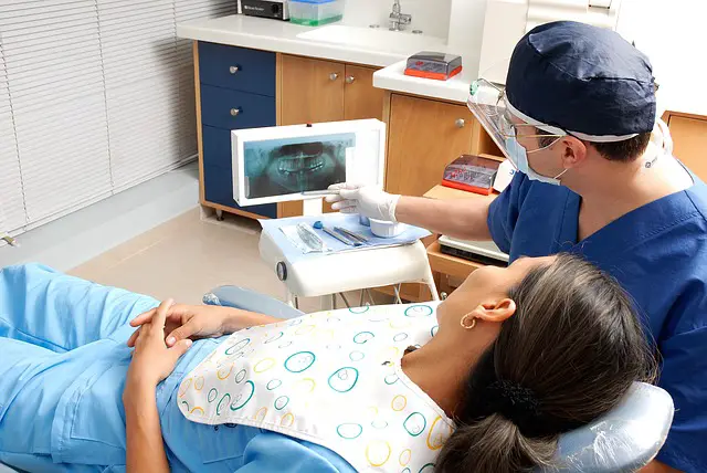 7 Ways Dentists Can Benefit From Online Dental Continuing Education