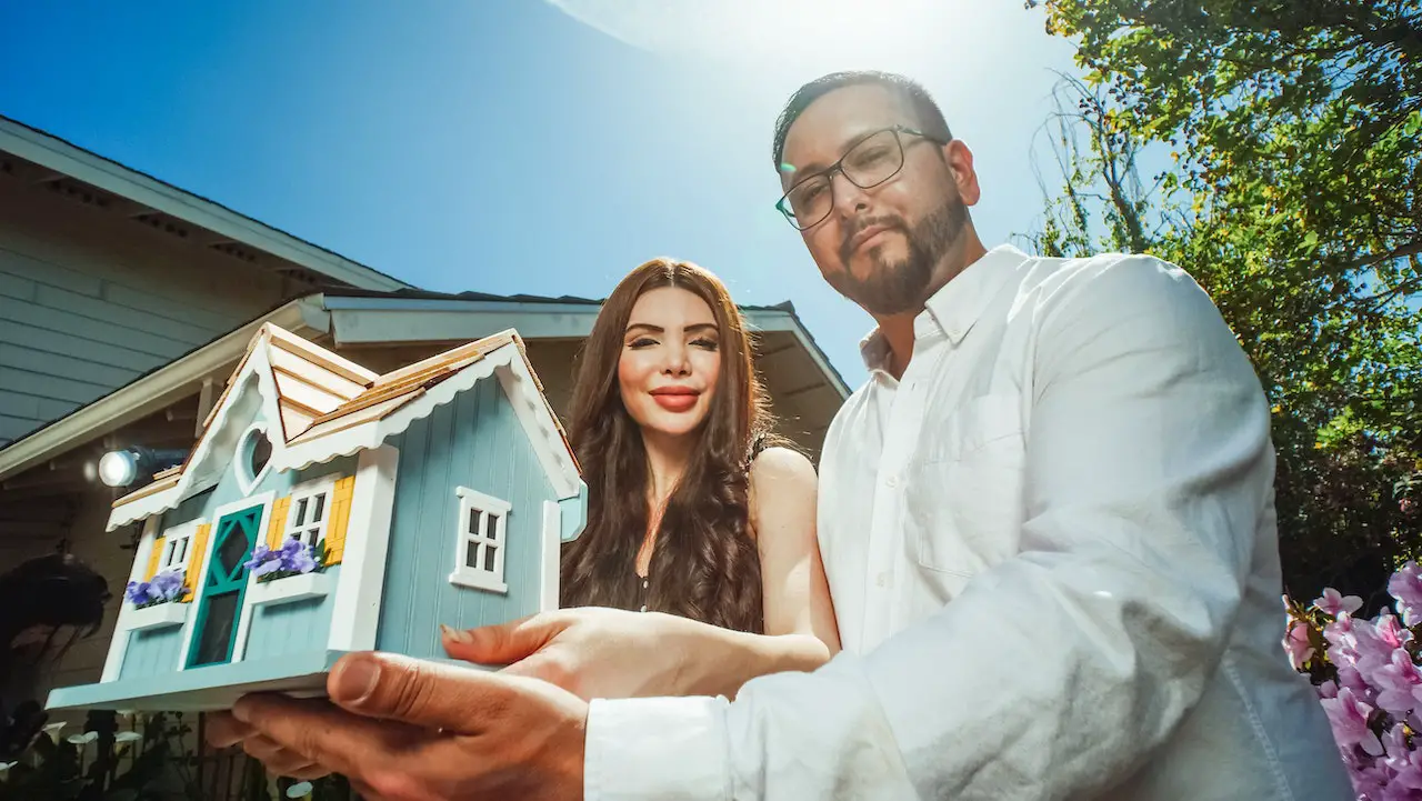 New Home Buyers Guide to Buying A House Today [2022 Report]